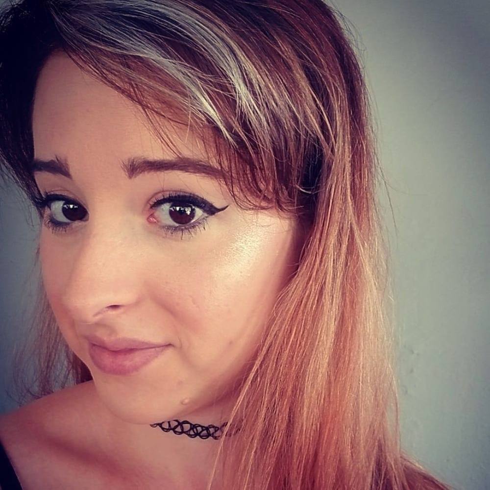 Meet your Posher, Caroline